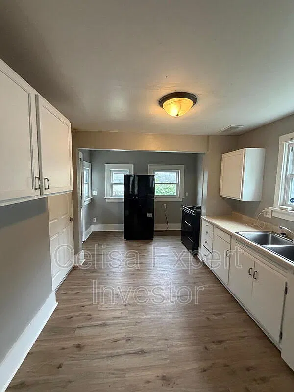 3 bed, 1.0 bath, 1050 sqft, $1,250 — Photo 4