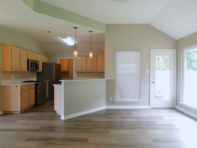 2529 John Dr — Photo 5