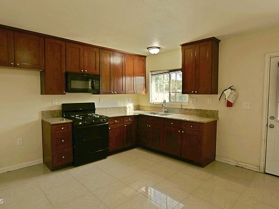 3rd image of 12712 Torch St