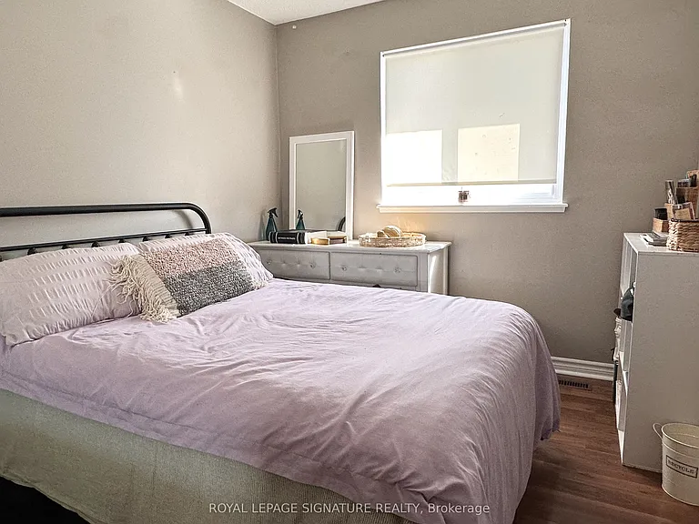 602 Gibney Cres — Photo 12