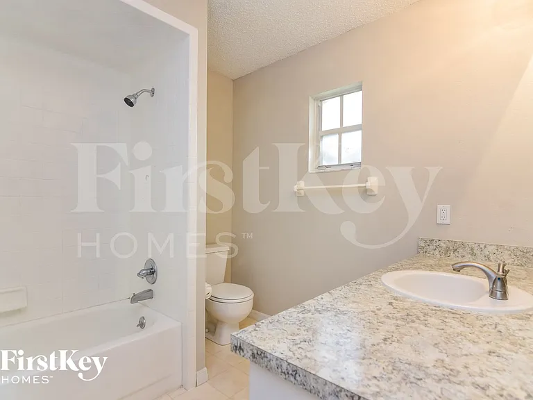 1719 Sandalwood Cir SW — Photo 10