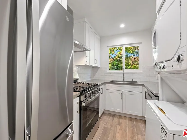 1252 N Crescent Heights Blvd #2 — Photo 8