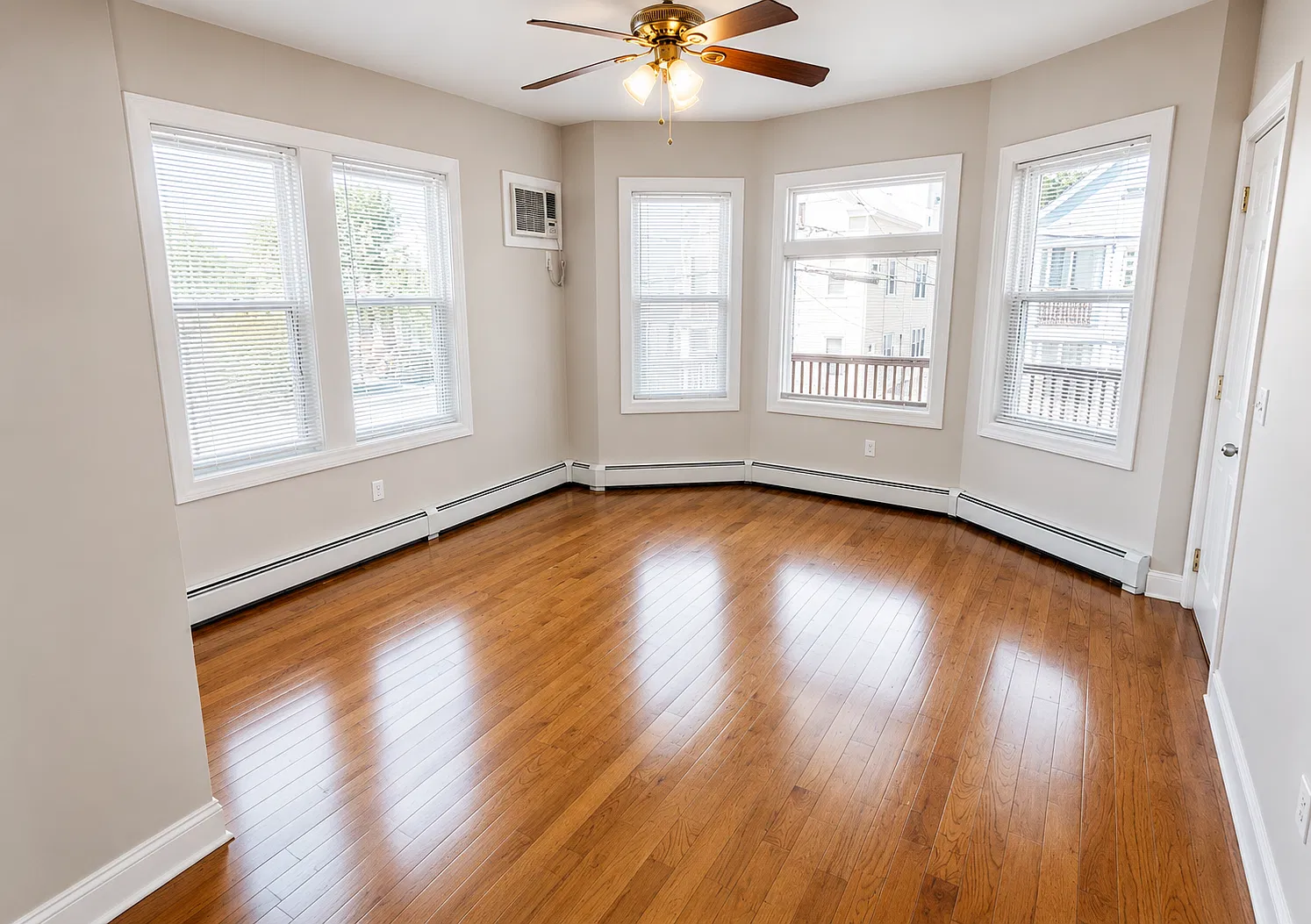 75 Pembroke Avenue — Photo 2