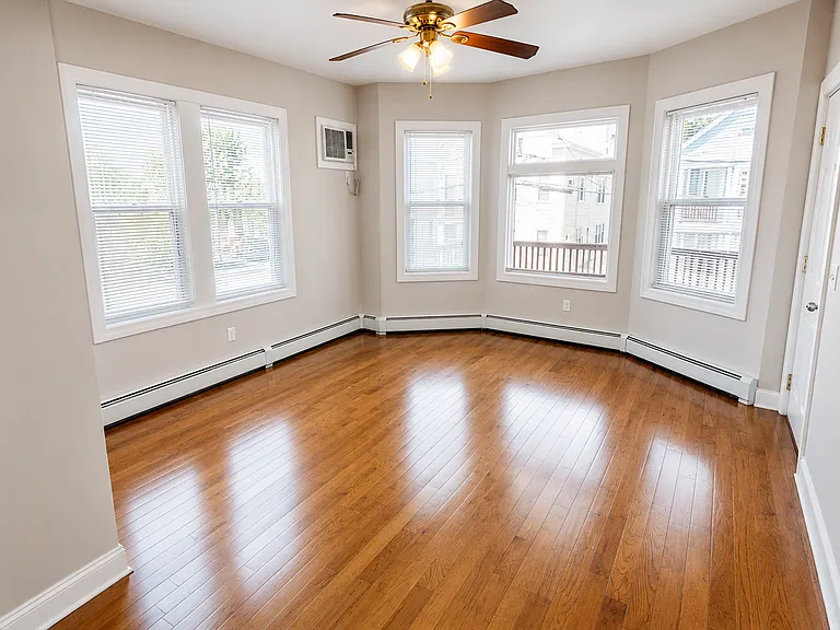 75 Pembroke Ave #2 — Photo 2