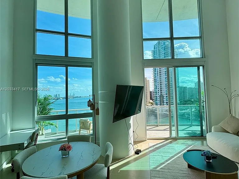 300 S Biscayne Blvd #L-1218 — Photo 2