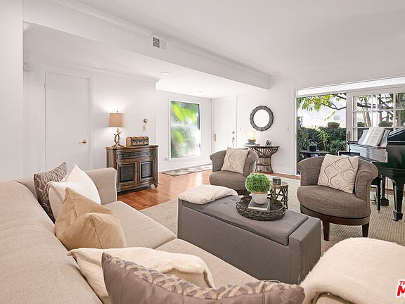 3rd image of 4733 S La Villa Mari Unit F