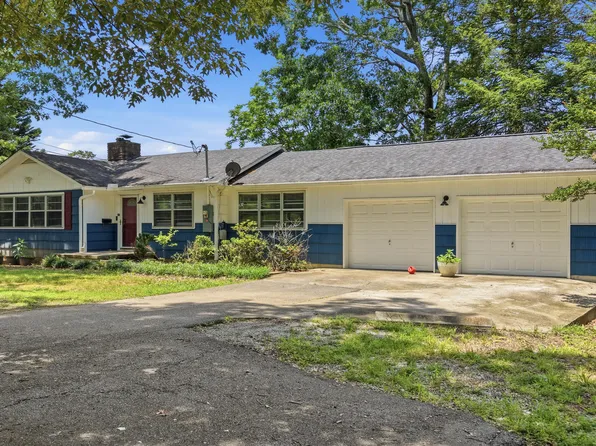8525 W Crabtree Rd, Hixson, TN 37343