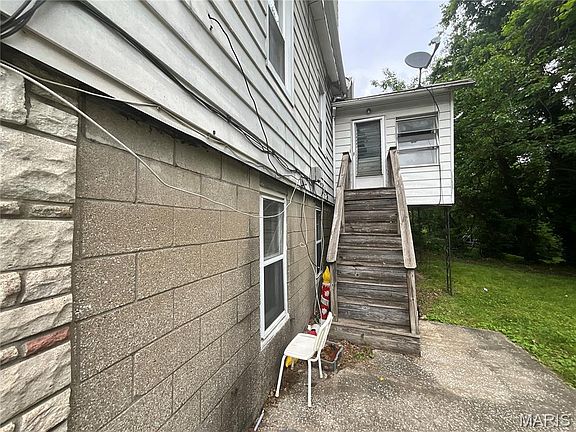 3rd image of 901 Washington Ave