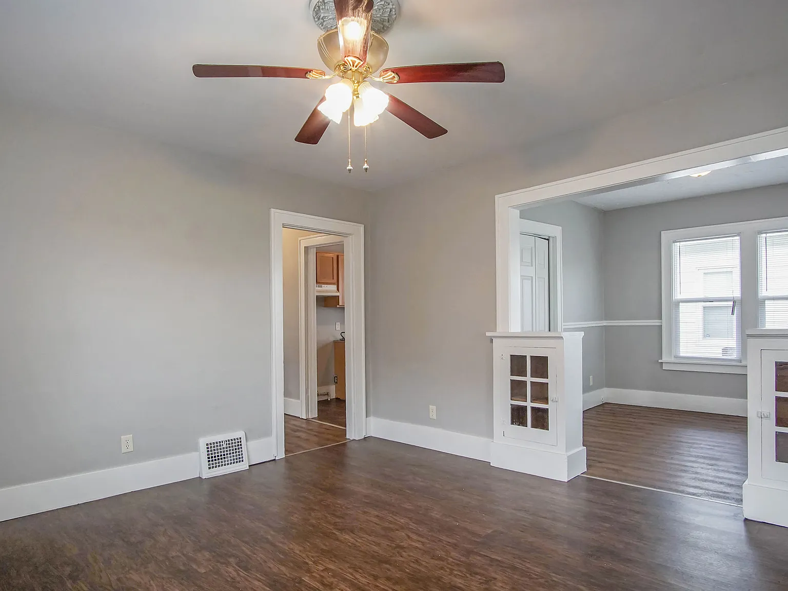 Charming 2-Bedroom Home in Mishawaka - Fenced Yard & Central Air! — Photo 3