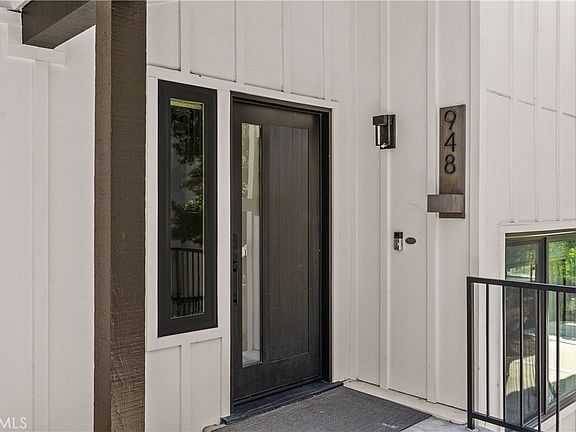 4th image of 948 Malibu Canyon Rd