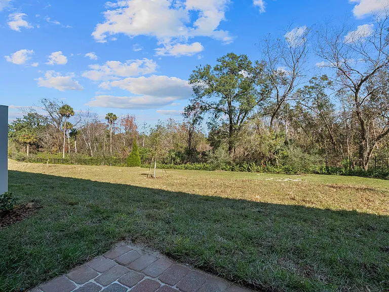 658 Legacy Loop — Photo 4
