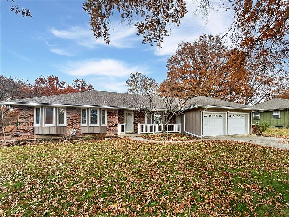 1st image of 2200 Meadowlark Dr