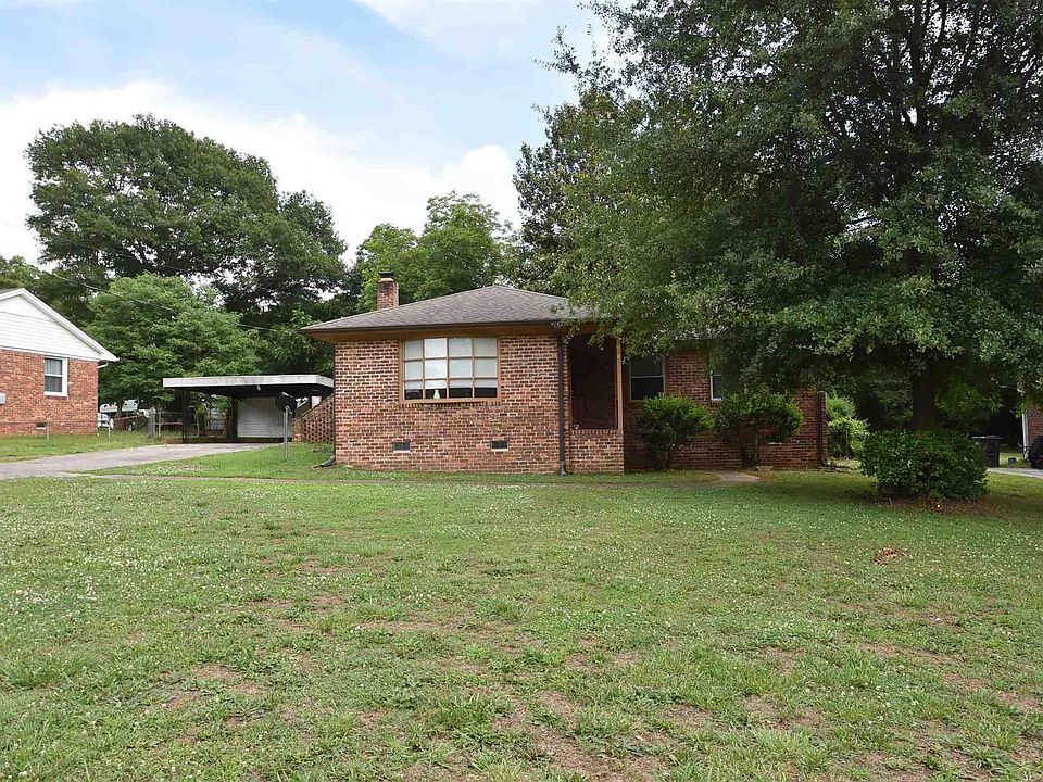1st image of 8 Fleetwood Dr