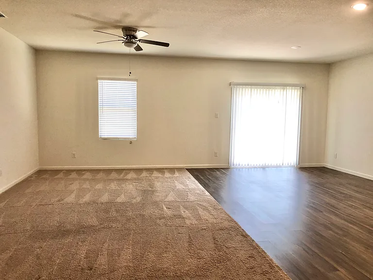 921 Bois D Arc Ln — Photo 8