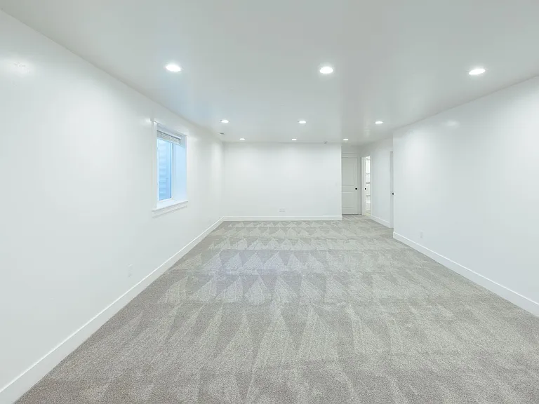 3711 Razor Cir — Photo 25