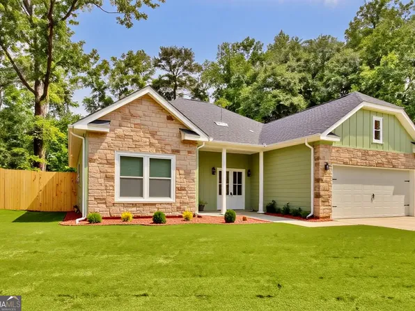 6022 Fieldcrest Dr, Morrow, GA 30260