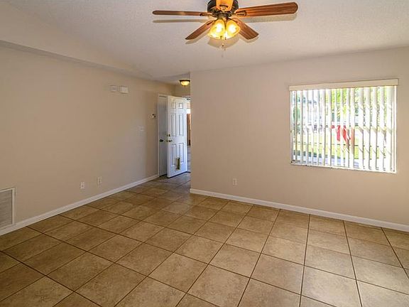 5th image of 1347 Mill Creek Cir