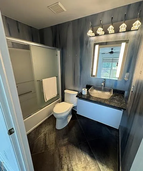 17034 Farmington Rd — Photo 14