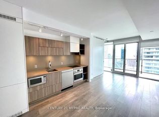 125 Peter St #3210, Toronto, ON M5V 0M2