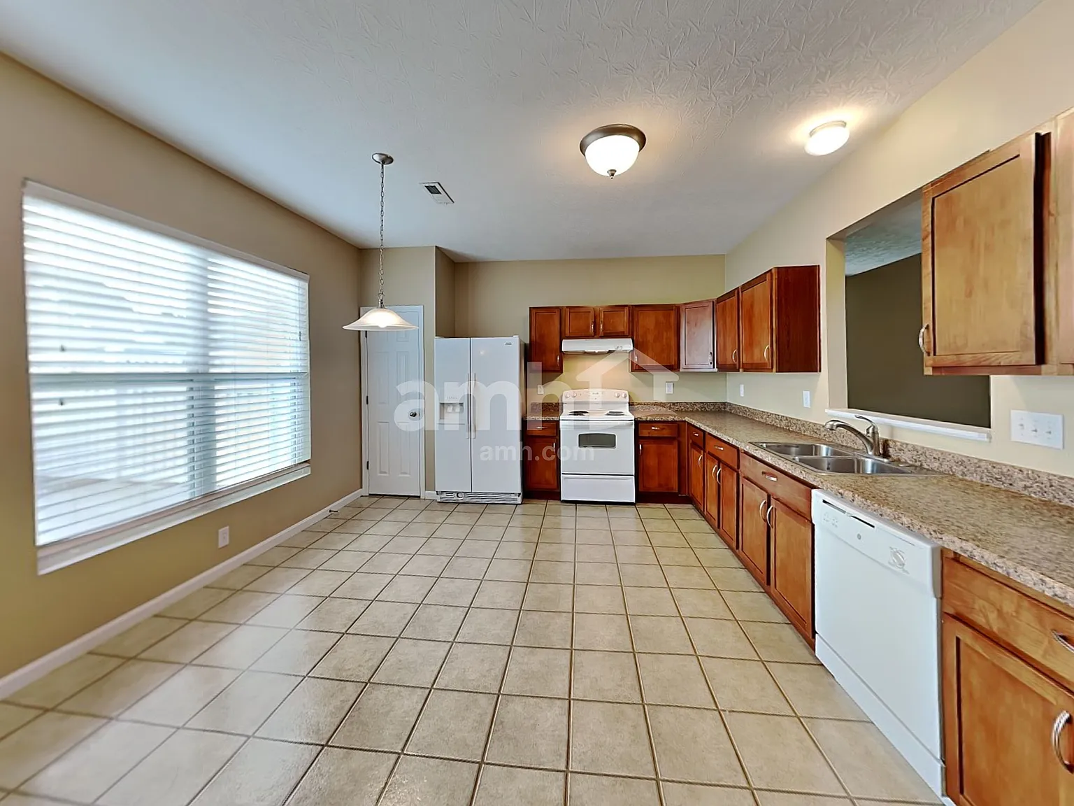 3 bed, 2.5 bath, 1746 sqft, $2,500 — Photo 4