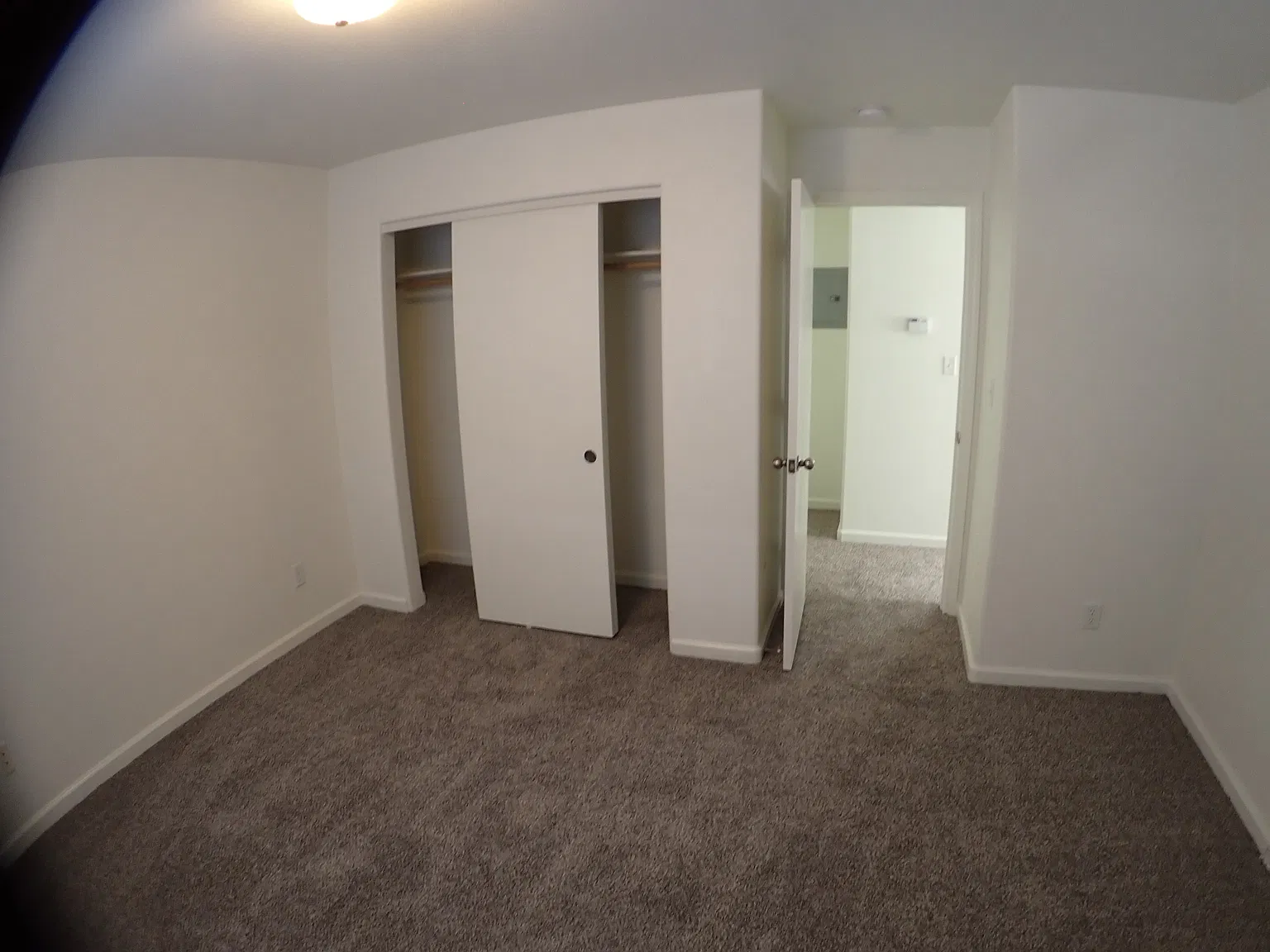 1 bed, 696 sqft, $1,200 — Photo 3