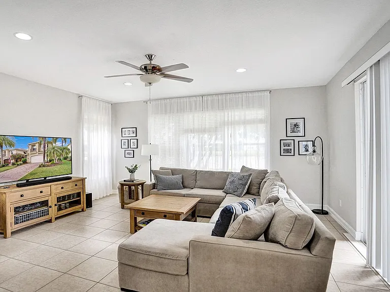 8876 Sandy Crest Ln #8876 — Photo 33