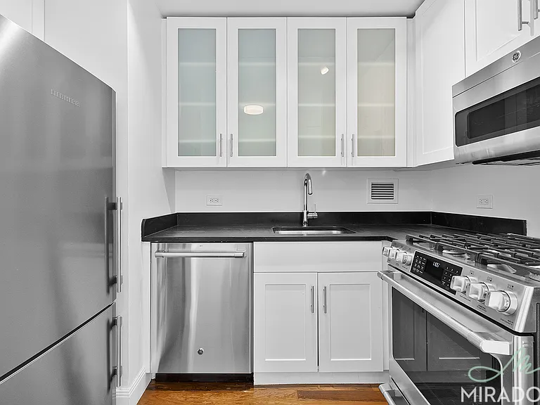 290 3rd Ave #19E — Photo 11