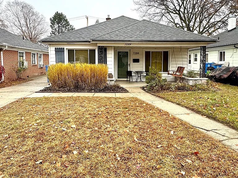 7284 N Vernon St — Photo 1