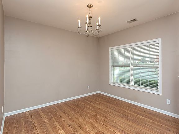 5th image of 927 Redland Dr