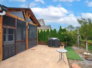 1861 Stonewater Dr, Hermitage, TN 37076