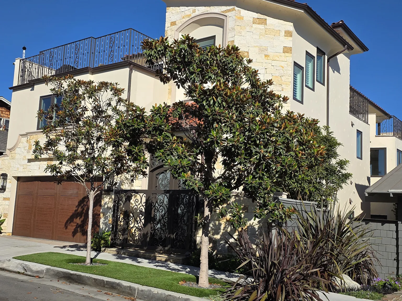 6 bed, 7.5 bath, 5227 sqft, $24,500 — Photo 1