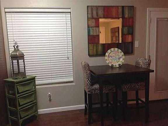 3rd image of 320 White Oak Trl