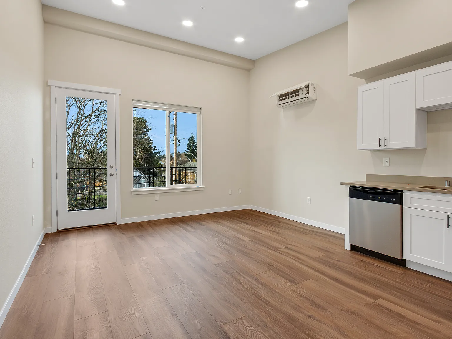 Studio, 500 sqft, $1,375 — Photo 4