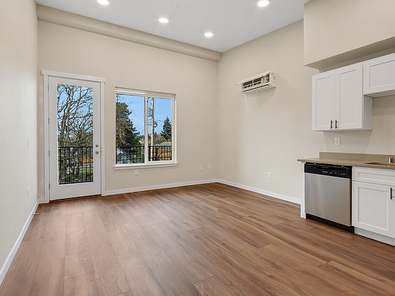 5th image of 2108 S J St #2001