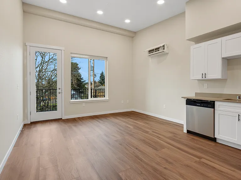 2108 S J St #101 — Photo 10