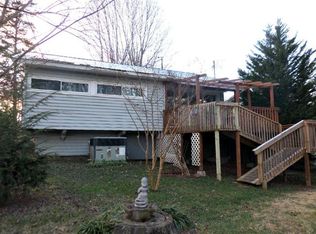 100 Wellington Cir, Oak Ridge, TN 37830