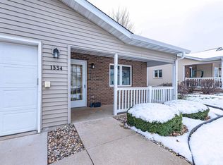 1334 15th St #8B, Baraboo, WI 53913