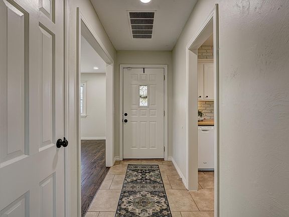 5th image of 2813 Kerry Ln
