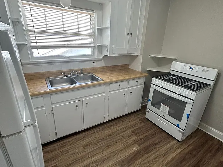 5424-5426 Harrison St — Photo 17