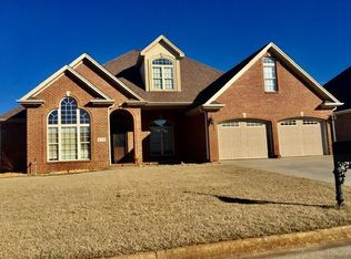 173 Cottonwood Dr, Muscle Shoals, AL 35661