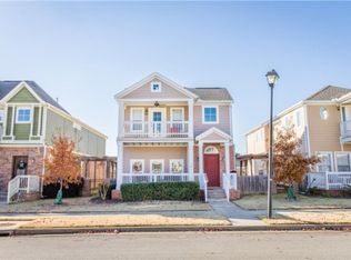 581 N Tennyson Ln, Fayetteville, AR 72704