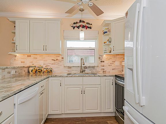 4th image of 56 Woodland Drive #201