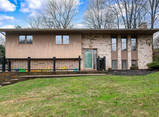 120 Lyn Dale Dr, Butler, PA