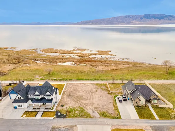 272 S Sunset Dr, Vineyard, UT 84059