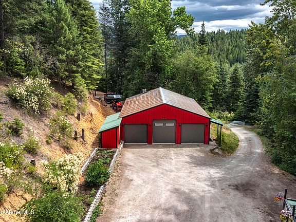 2nd image of 126 Makridge Ln
