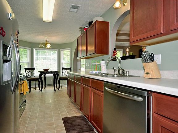 4th image of 4548 James Wade Dr