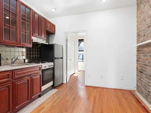 144 Sullivan Street image 1 of 5