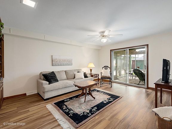 4th image of 4613 W 105th St