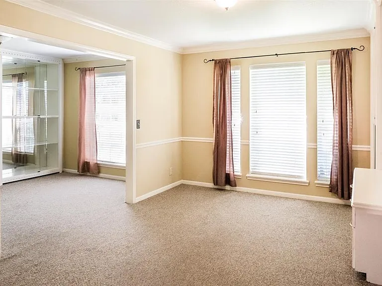 6303 Carissa Ct — Photo 3