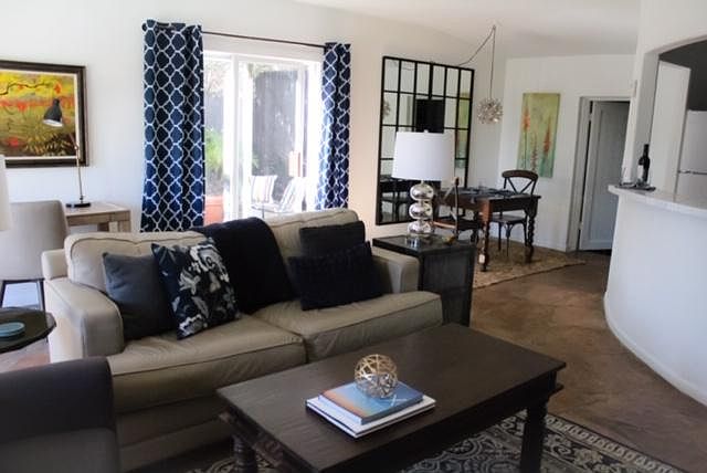 Clean and comfortable living room.